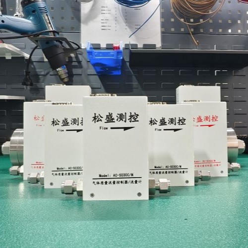 本体自带可移动的双气源便携式气体稀释装置